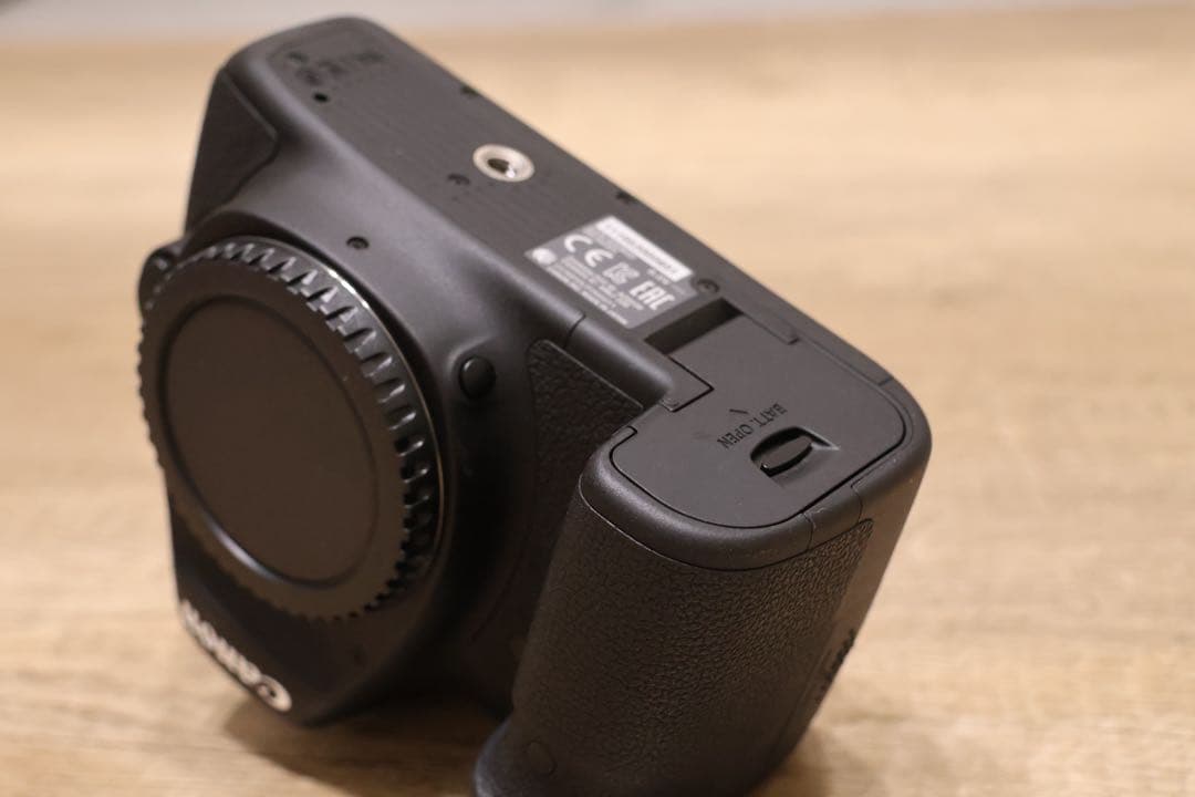 Canon EOS 6D ボディ フルサイズ一眼レフカメラ