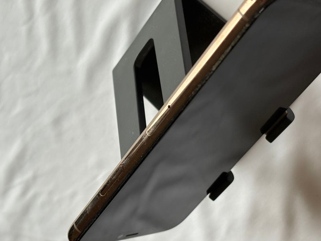 【動作不良なし・キズあり】Apple iPhone 11 ゴールド　64gd本体