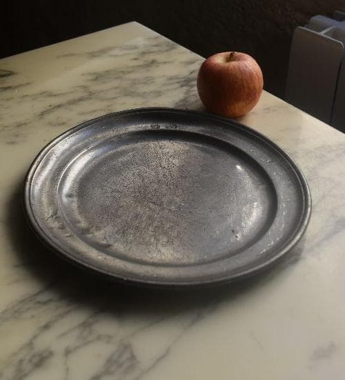 フランス18/19世紀　キズキズ　イニシャル　エタン皿　アンティーク