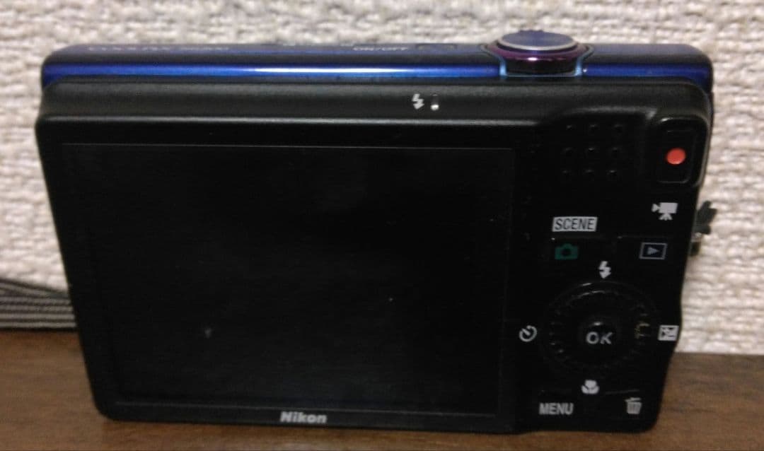 デジタルカメラ coolpix s6200