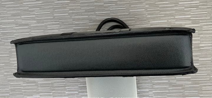 ルイヴィトン タイガ ポルトドキュマン ロザン ビジネスバッグ