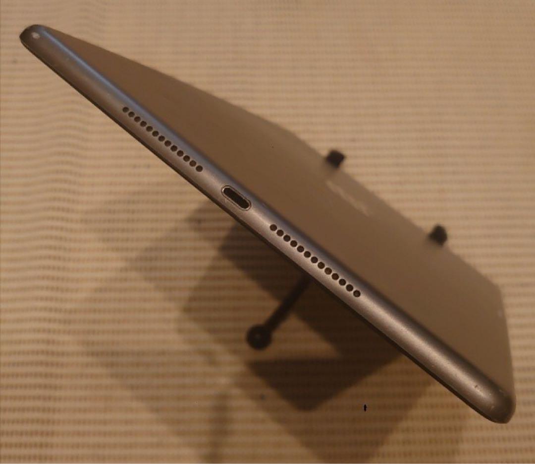 F6MDJ動作品iPad第8世代(A2270)本体32GB送料込ジャンク品