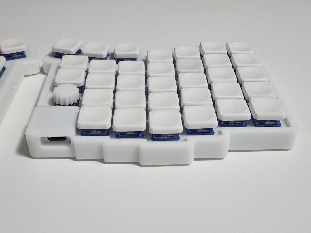 Glove65tb 完成品 低背トラボ ロープロファイル 無線接続 ホワイト