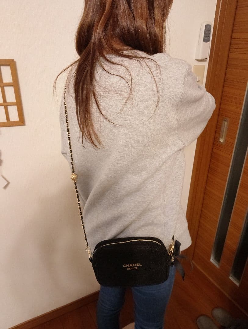 CHANEL BEAUTE ブラックショルダーバッグ