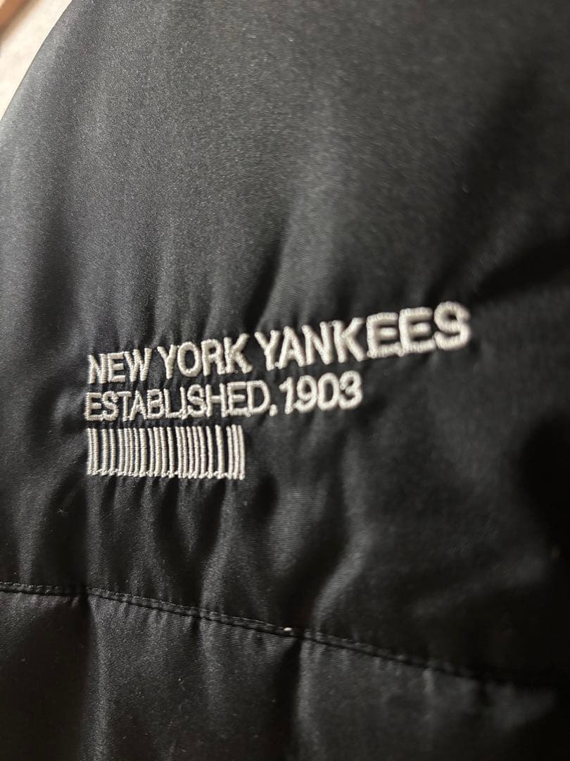 む*ち様 【新品・定価1.6万】MLB公式 ヤンキース 中綿　ブラック XL 刺