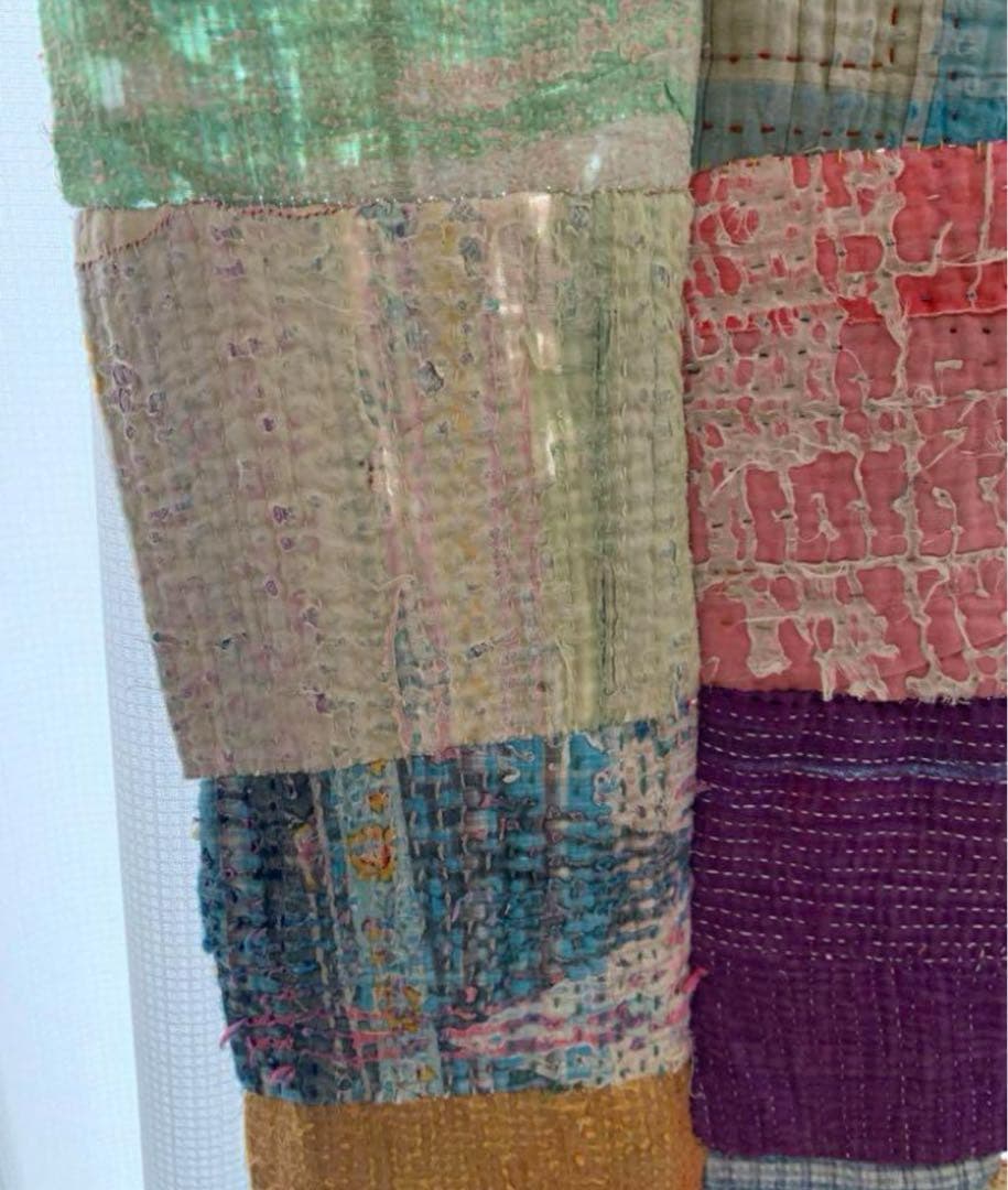インドのヴィンテージキルト　カンタキルトの端切れで作った大きなパッチワーク