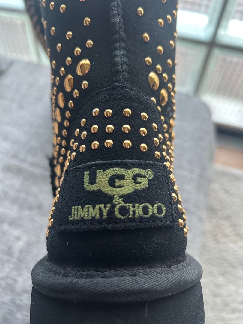 お春様UGG x JIMMY CHOO スタッズムートンブーツ
