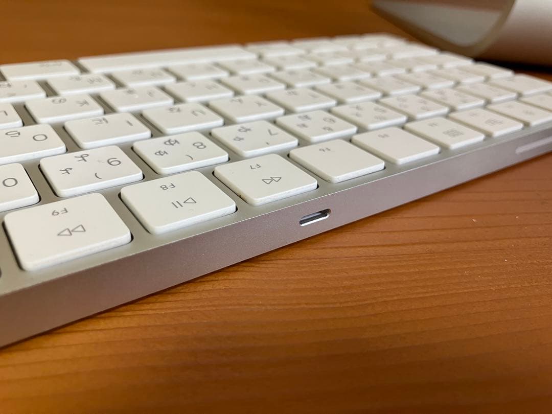 Apple iMac 21.5インチ Retina 4K (2015)