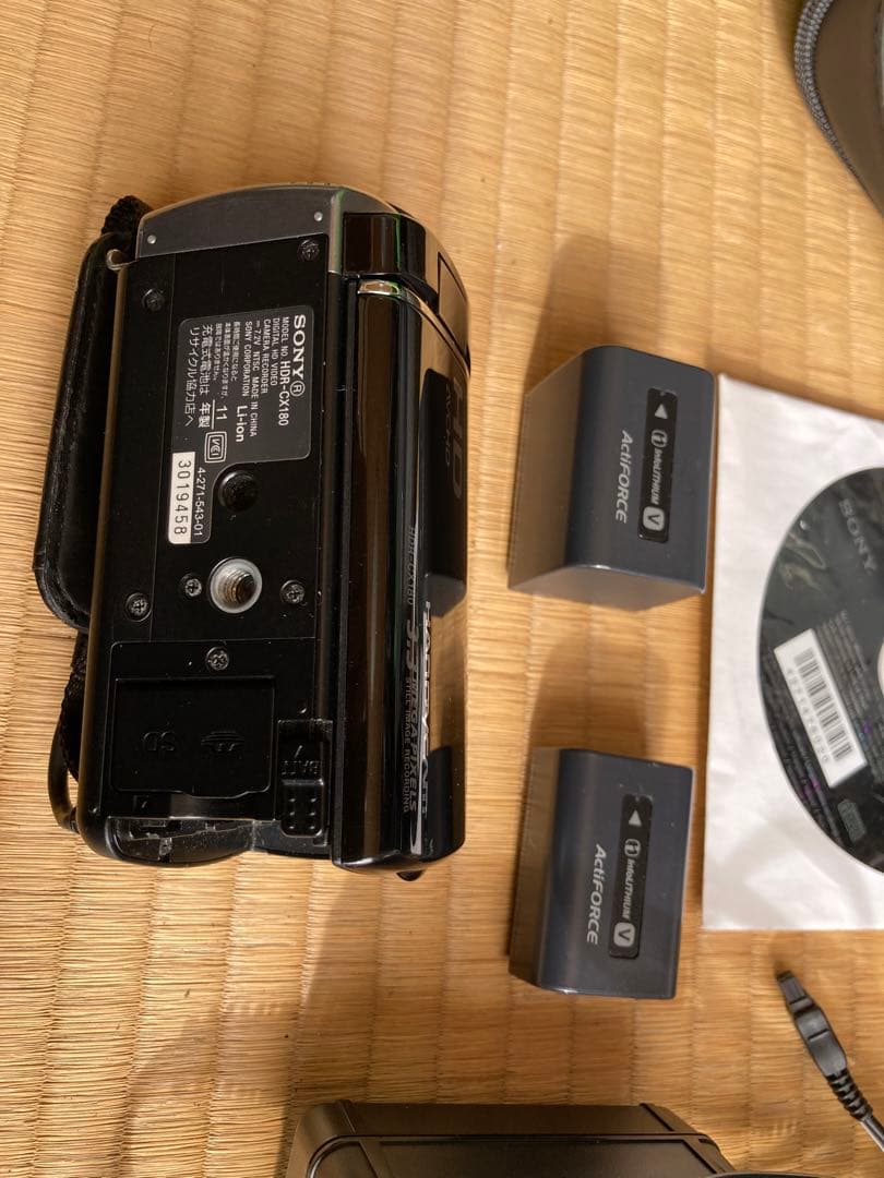 中古:ソニーHandycam HDR-CX180 32GB【大容量バッテリ付】