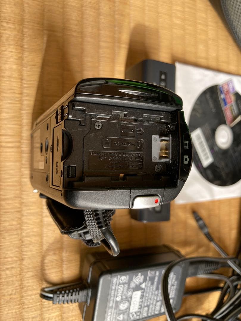 中古:ソニーHandycam HDR-CX180 32GB【大容量バッテリ付】