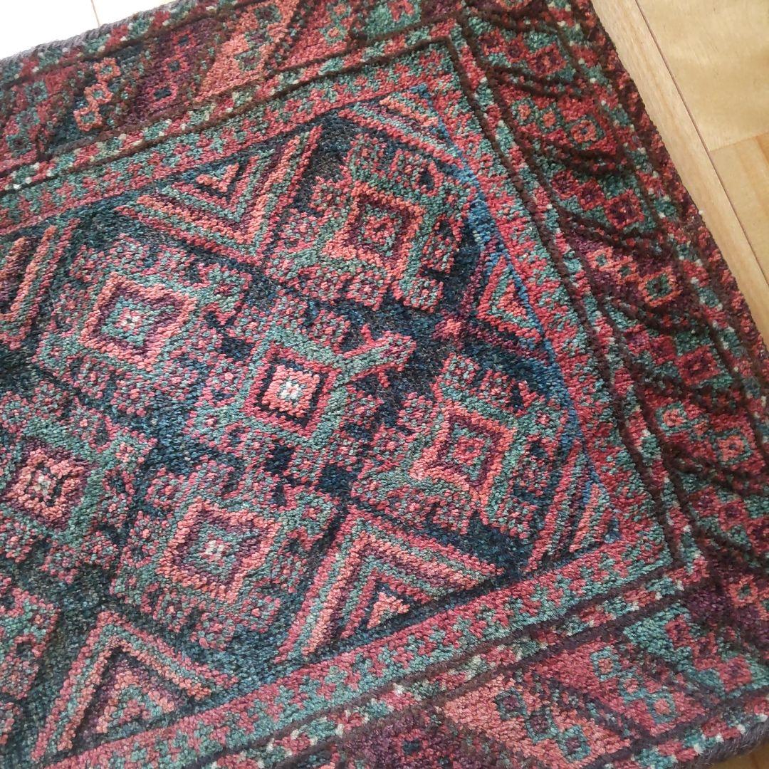 タイマニバルーチ　小さなラグ