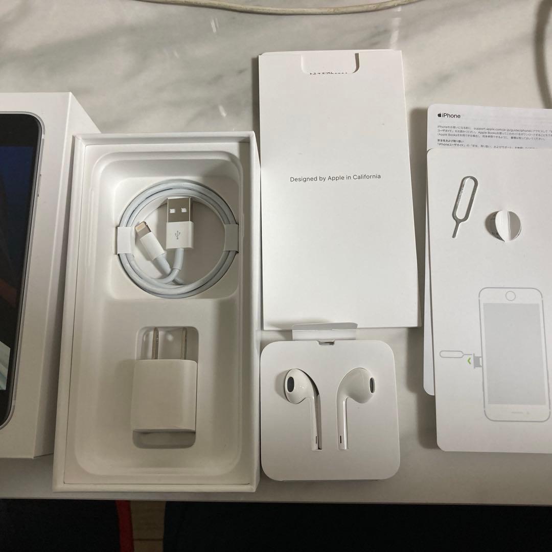 iPhone se2 第二世代64GB ホワイト　中古スマホ