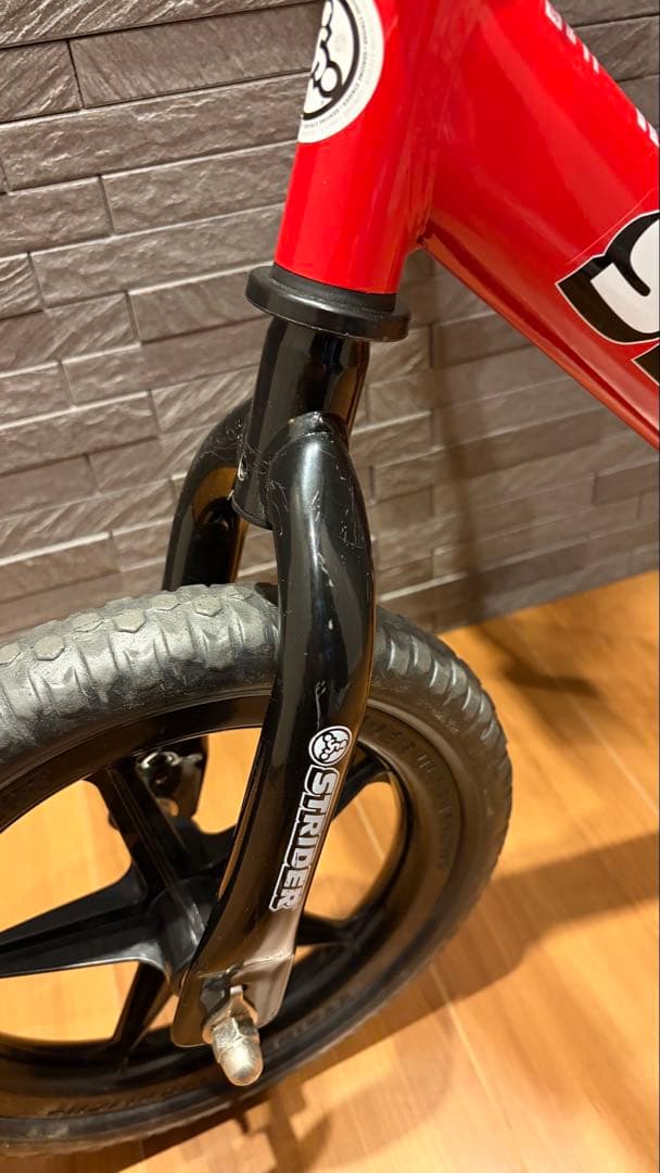 ★ akko★ ストライダー スポーツモデル 12インチ 赤 レッド