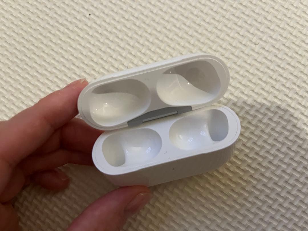 【美品】AirPods Pro 第一世代 ケース付き