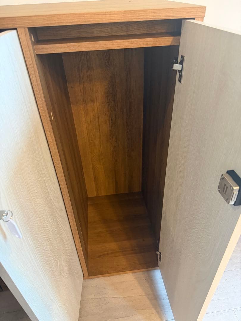 木製収納キャビネット　ロッカー　6扉