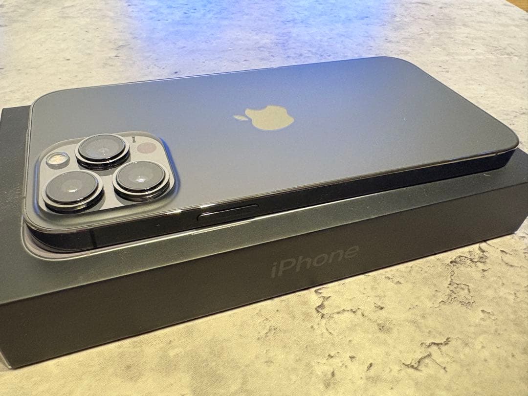 美品 iPhone13promax グラファイト 256GB バッテリー82%