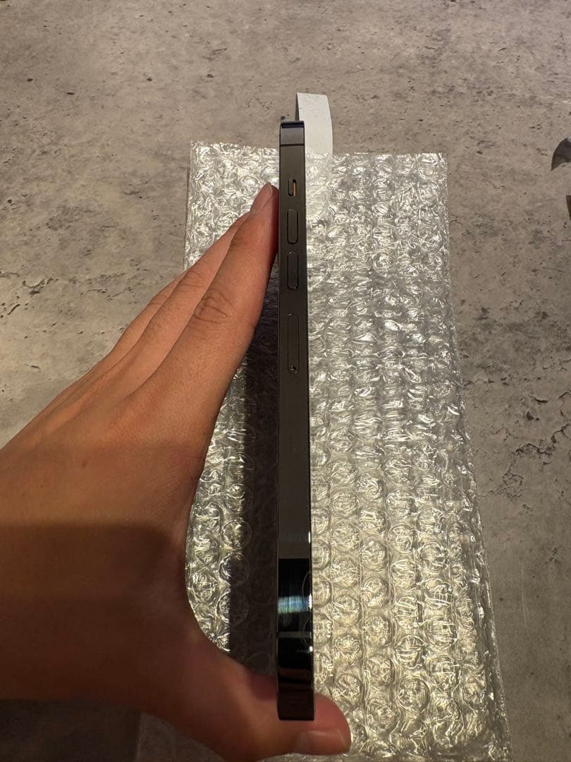 美品 iPhone13promax グラファイト 256GB バッテリー82%