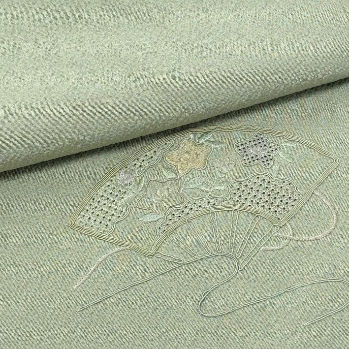 ゆりのはな　付下げ　汕頭刺繍　扇子柄　ちりめん　トール　薄山葵色　正絹　H609