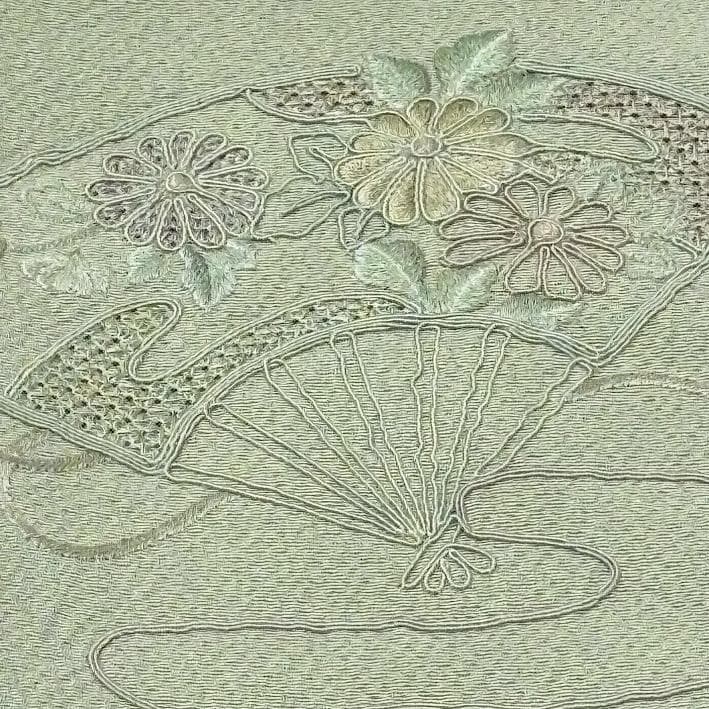 ゆりのはな　付下げ　汕頭刺繍　扇子柄　ちりめん　トール　薄山葵色　正絹　H609