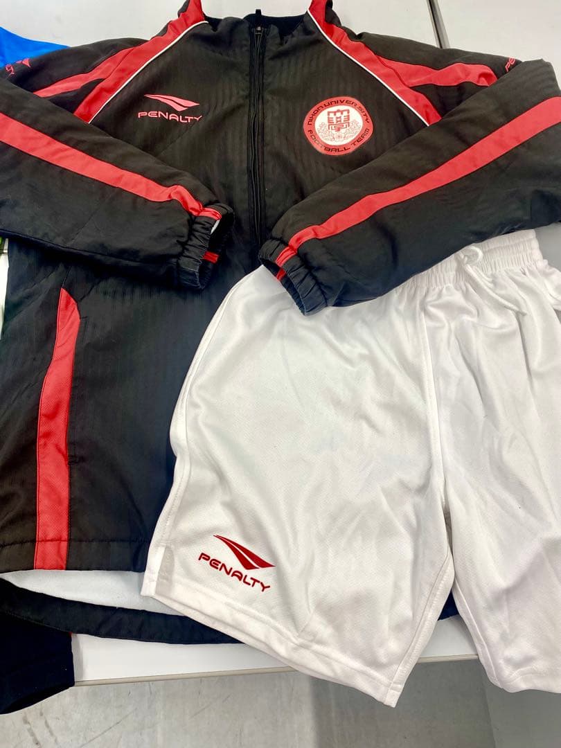 日本大学サッカー部　選手支給品　超貴重　4点セット　サイズＬ　PENALTY製