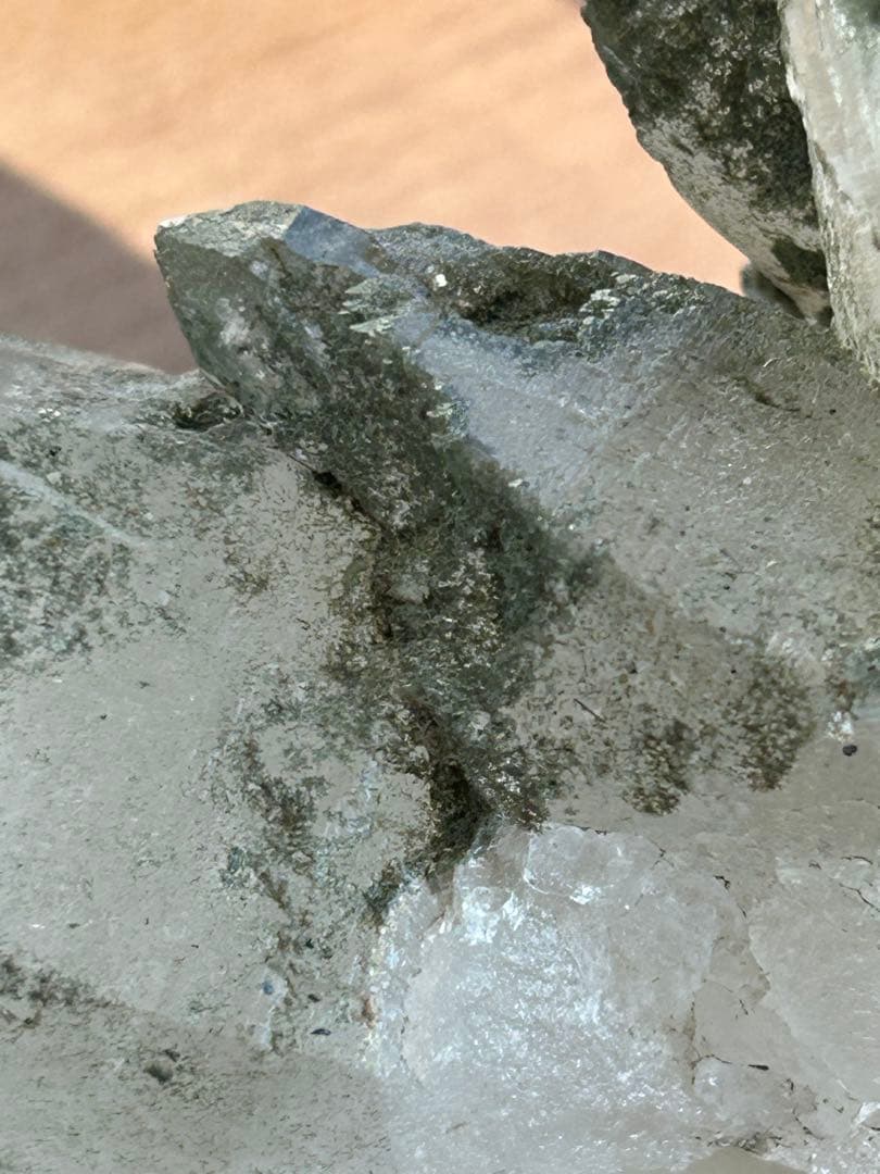 ガネッシュヒマール産 ヒマラヤンクォーツ クローライト