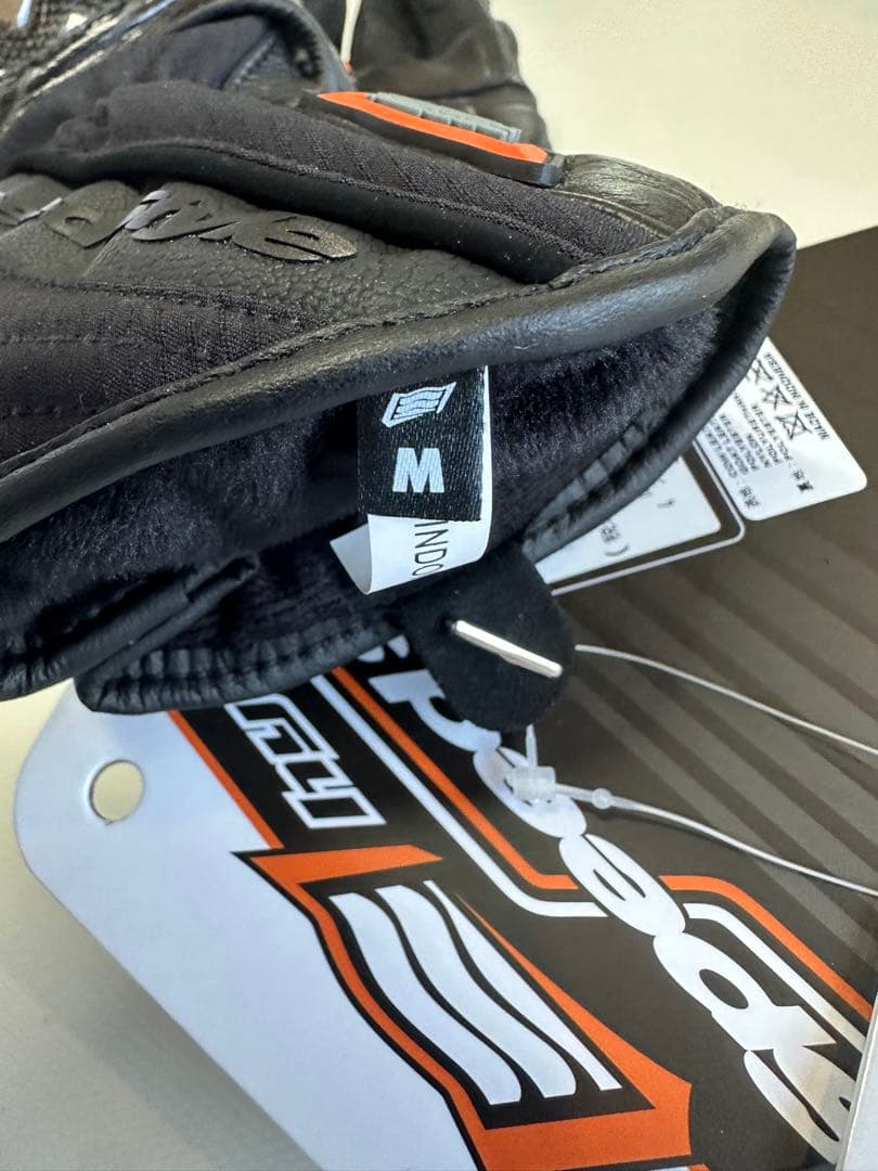 HYOD 冬用グローブ 黒Mサイズ　新品未使用