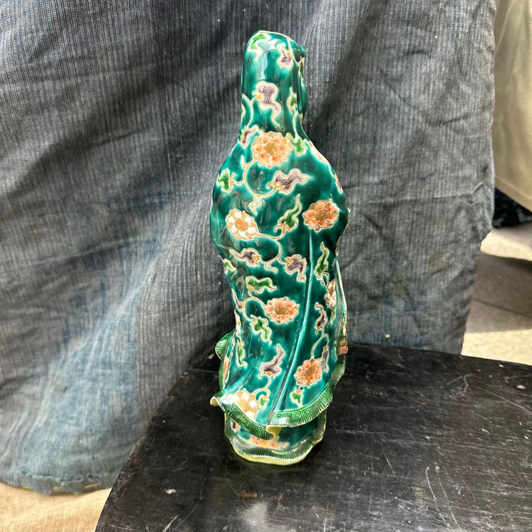 九谷焼観音像　仏様　金彩　色絵　五彩手　仏像　薩摩　微笑んでます！