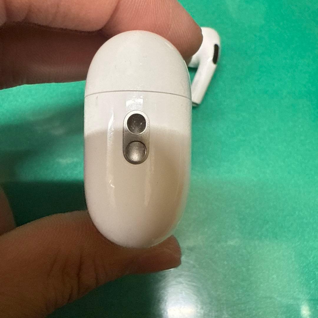 動作品！ 最新モデル Apple AirpodsPro 第2世代 ホワイト