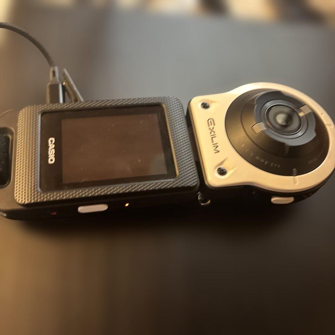 美品！CASIOデジカメ　EXILIM EX-FR10