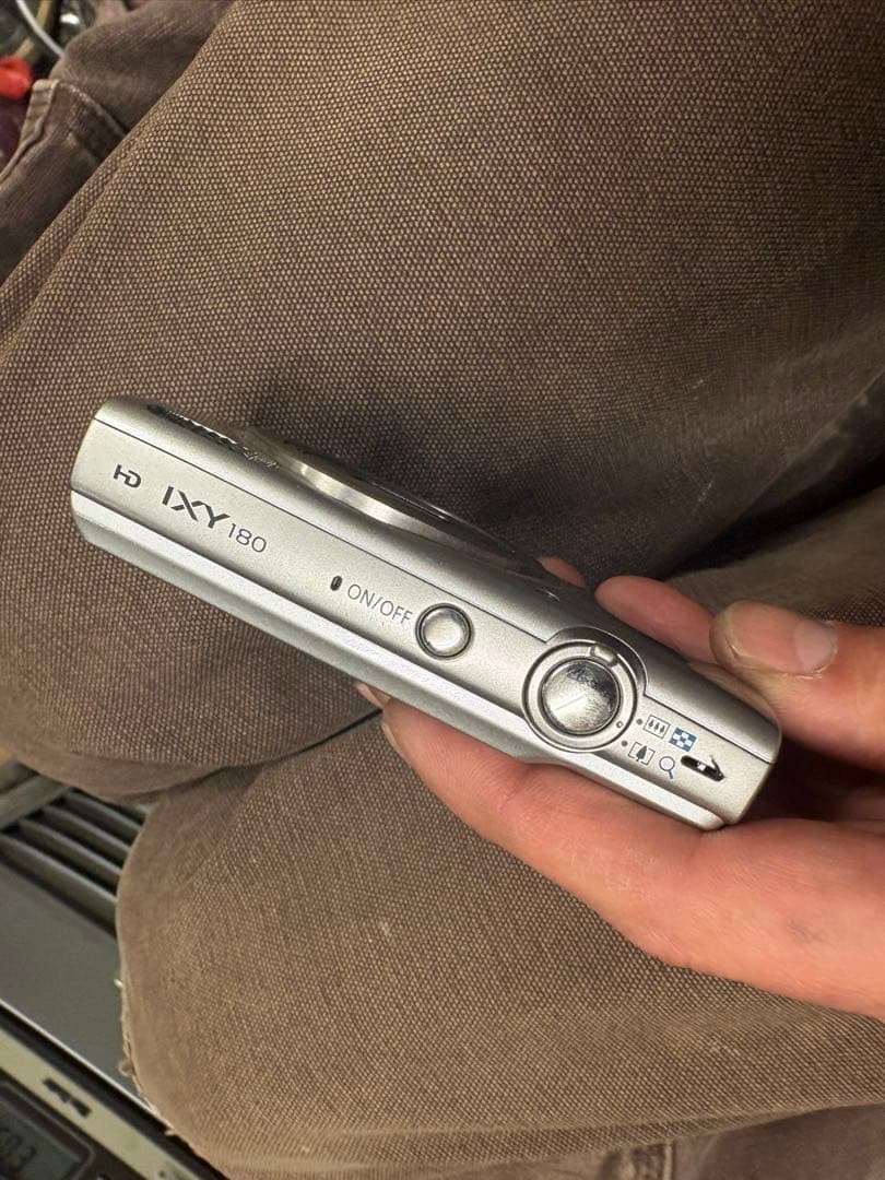 Canon IXY180 シルバー
