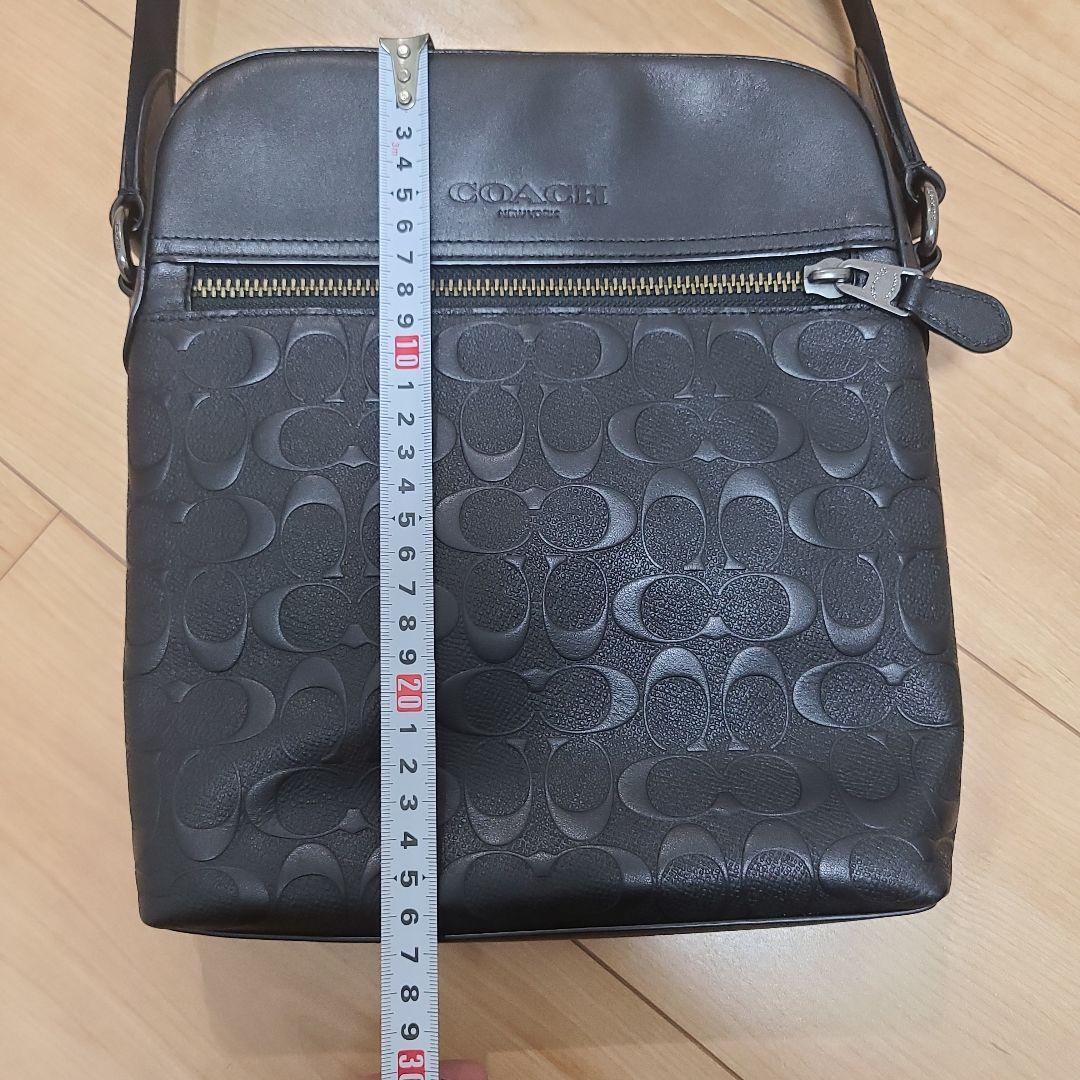 COACH肩掛けカバン　ブラック