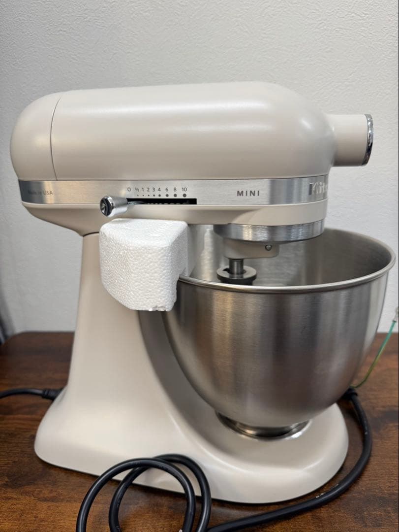 新品 KitchenAid キッチンエイドMini 3.3L ミルクシェイク色