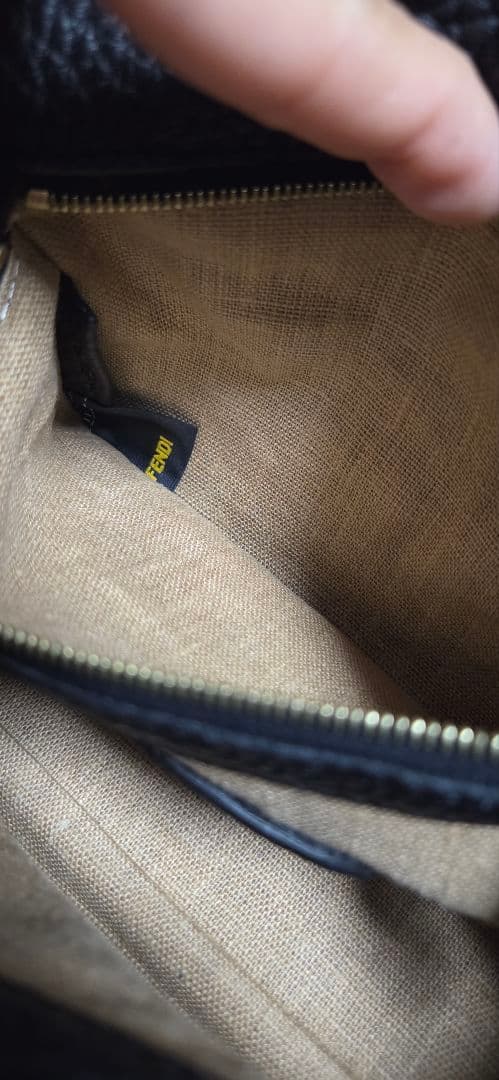 フェンディFENDI レザー ハンドバッグ 黒と茶色のコンビ