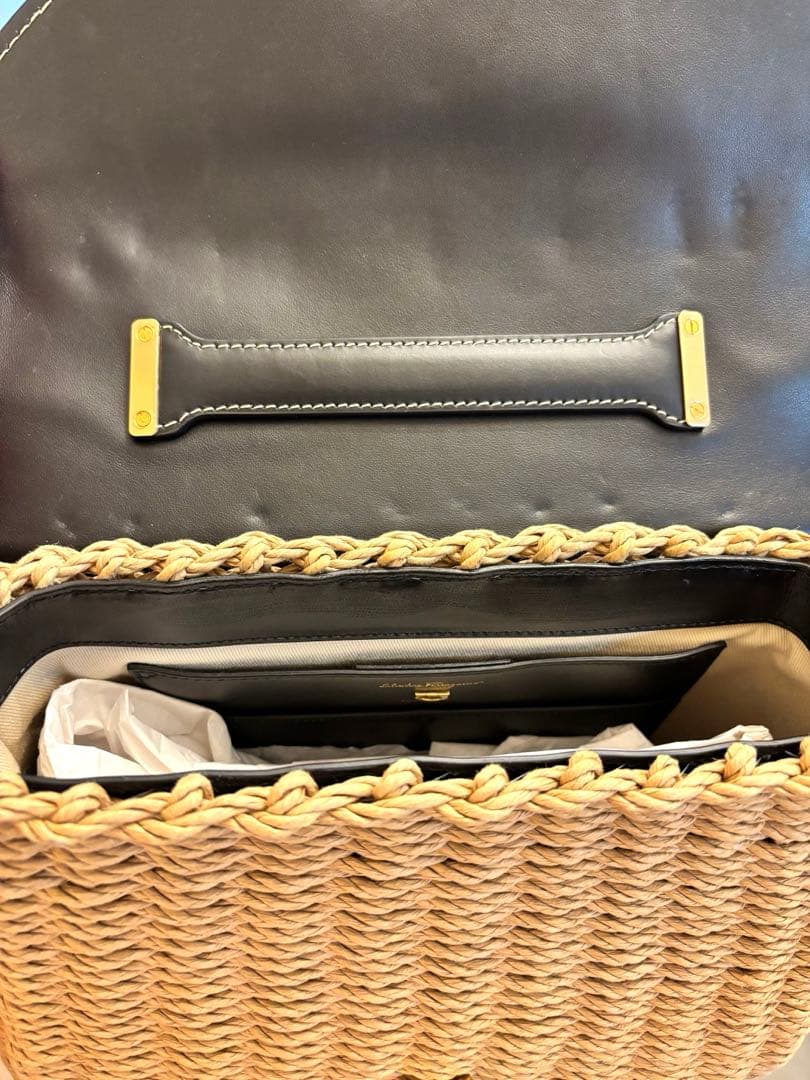 【美品】Salvatore Ferragamo かごバッグ　夏　フェラガモ