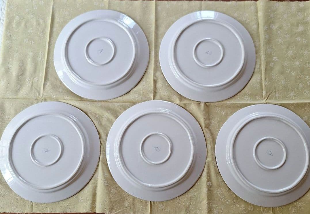 aito製作所　tint　白い食器セット