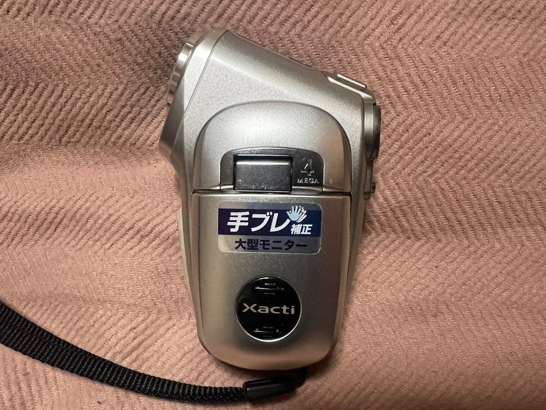 SANYO サンヨー　Xacti デジタルムービーカメラ　DMX-C4