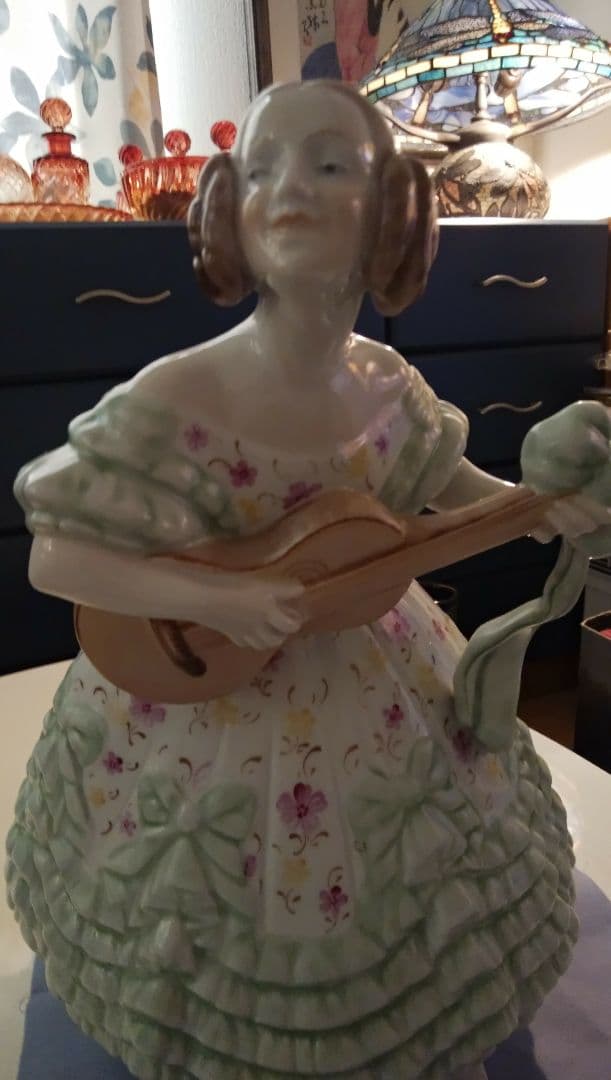 ヘレンド　HEREND　磁器人形　ハンガリー　置物