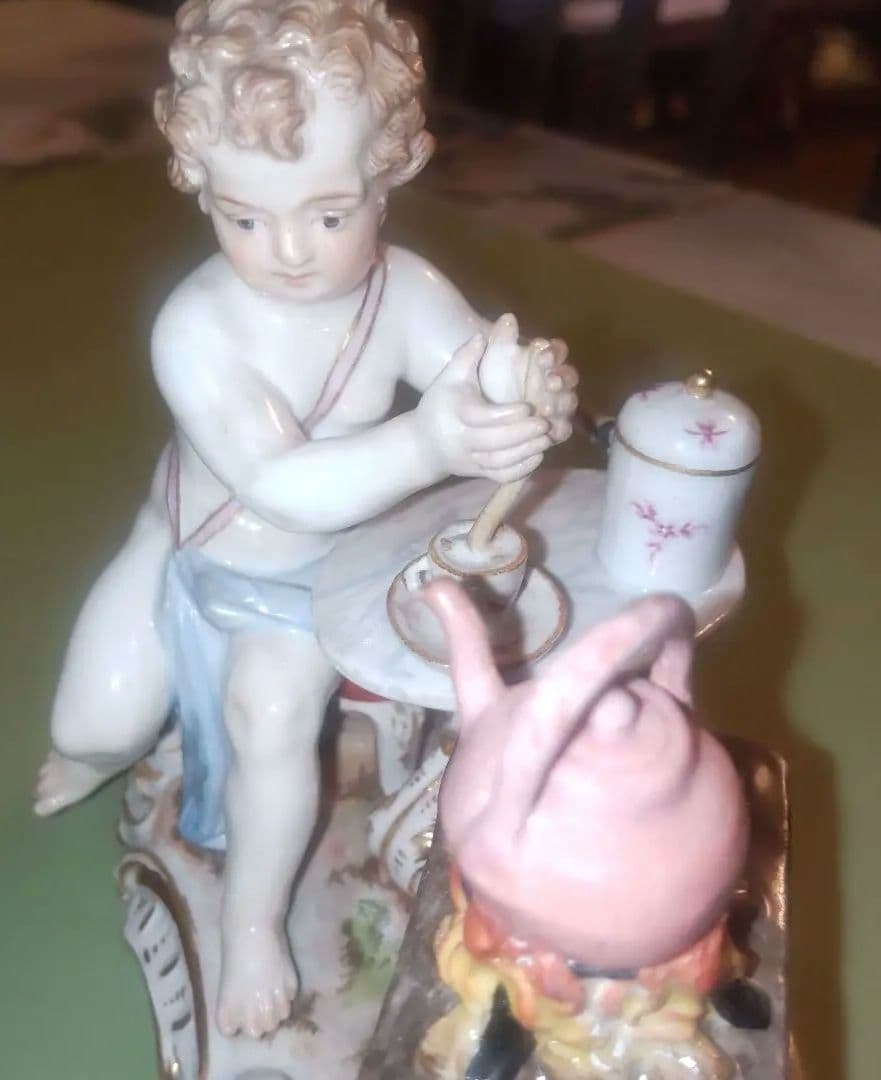 靴*も様 美品 マイセン ホットチョコレートを作る天使 フィギュリン