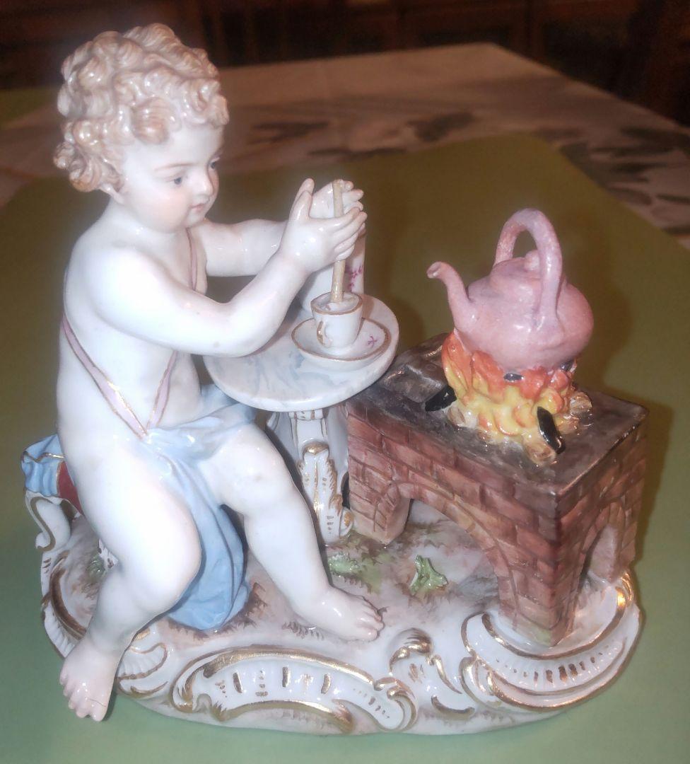 靴*も様 美品 マイセン ホットチョコレートを作る天使 フィギュリン