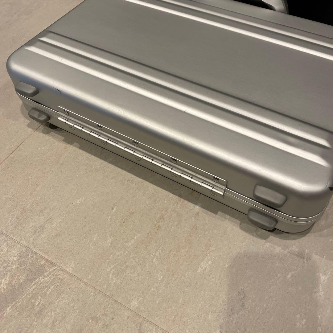 ゼロハリバートン アタッシュケース シルバー