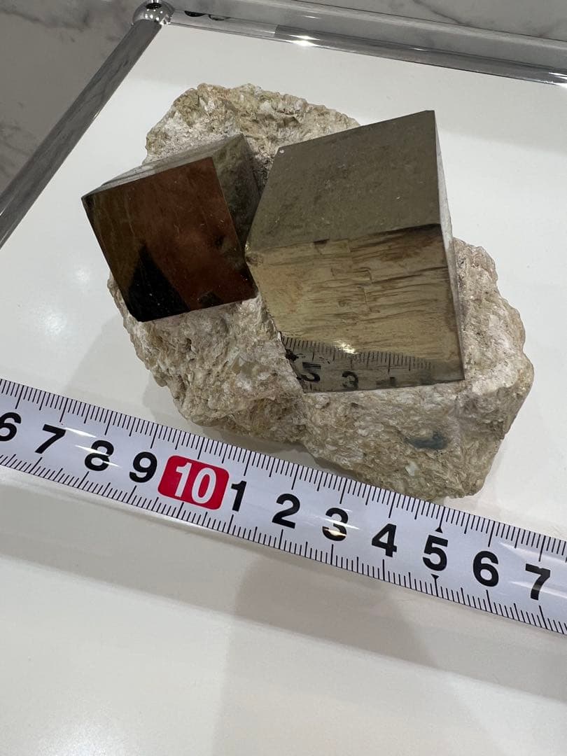 【希少】パイライト 立方体 インテリア小物 母岩　クリアスタンド付き「正立方体」