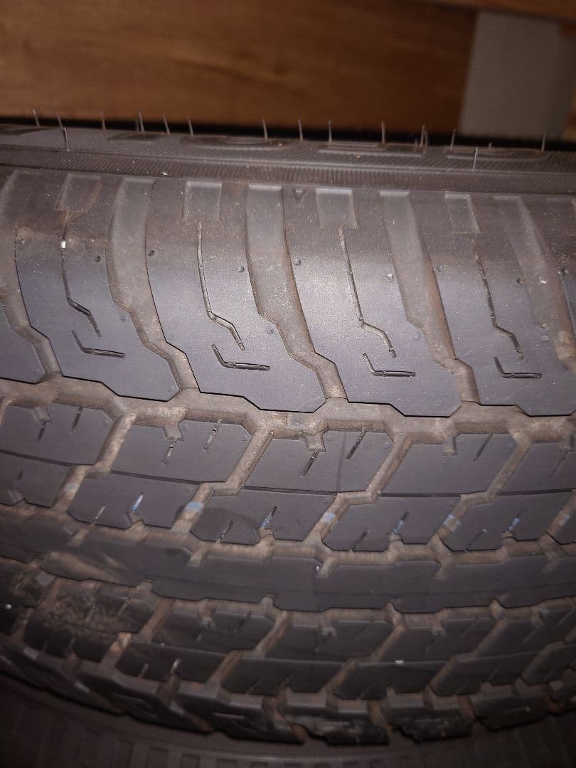 三菱トライトンGSR純正タイヤ＆ホイールセット1台分265/60R18[送料込]