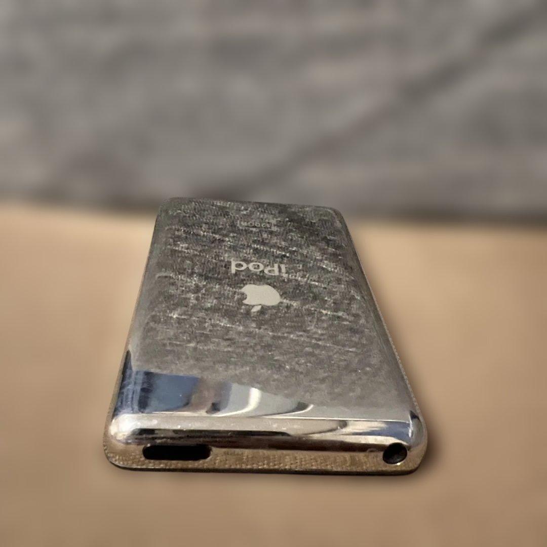 iPod classic 120GB中古　ブラック　ディスプレイ保護フィルム付