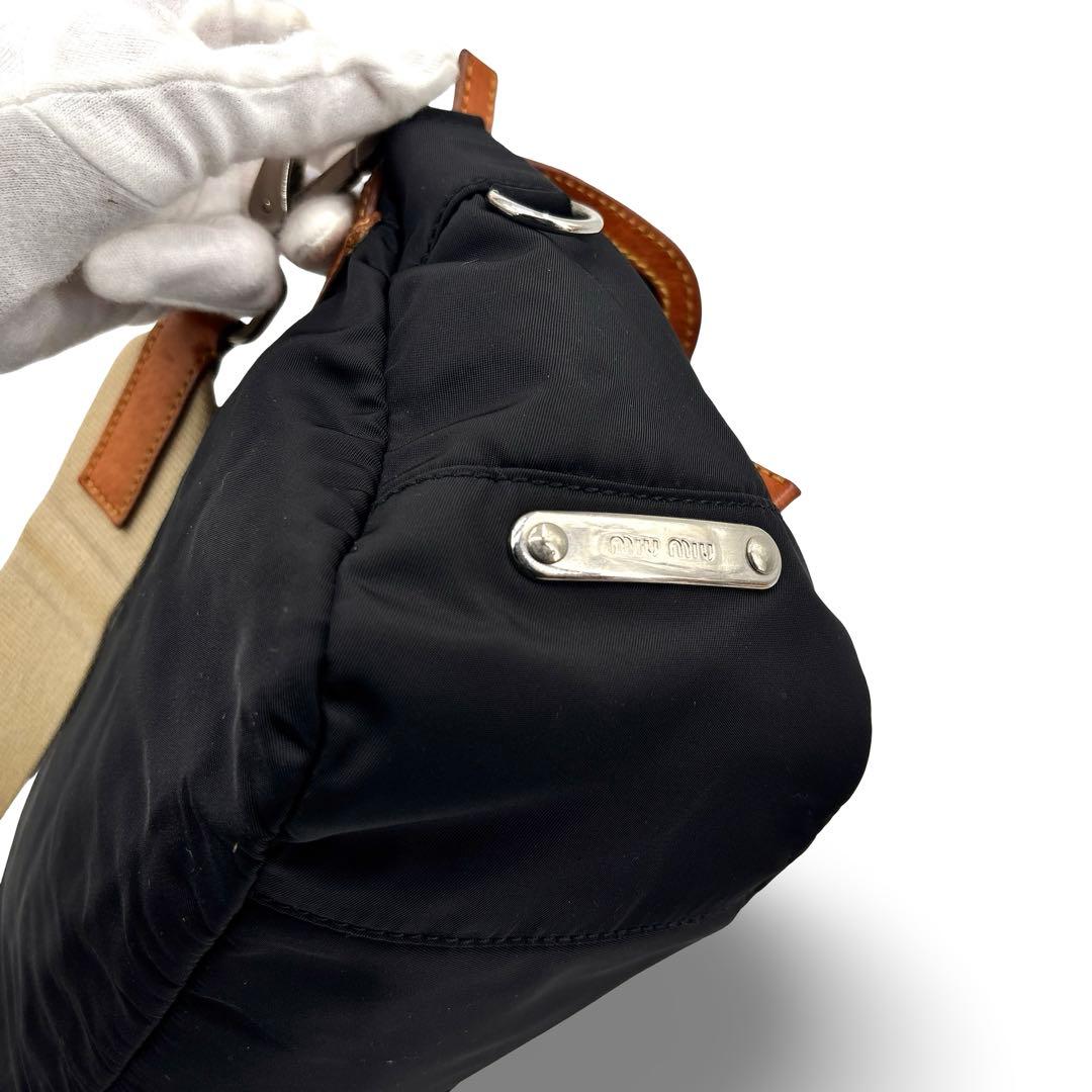 極美品】miu miu ミュウミュウ　ショルダーバッグ　アーカイブ 　レザー 黒