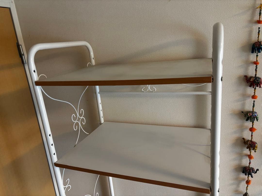 《値下げ中》ホワイト スチール製シェルフ 最大5段 キャスター付き