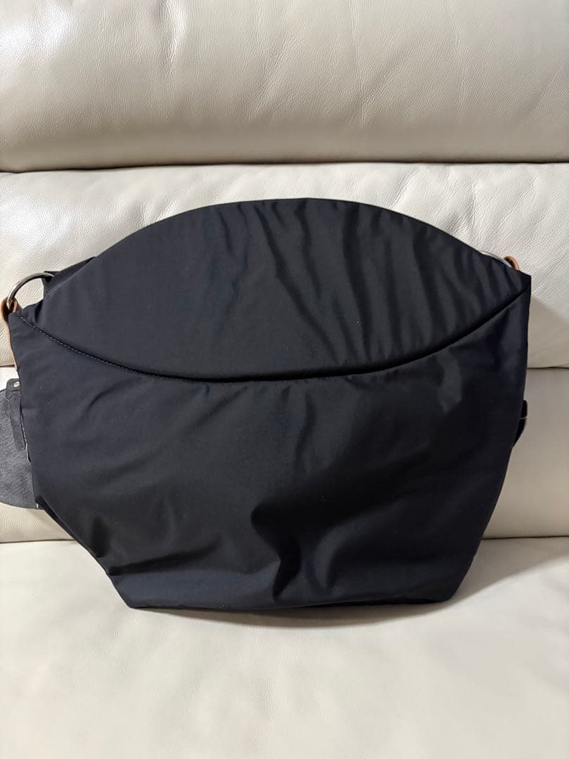 ノルン【N/ORN 】抱っこバッグ　ショルダーバッグ　ブラック