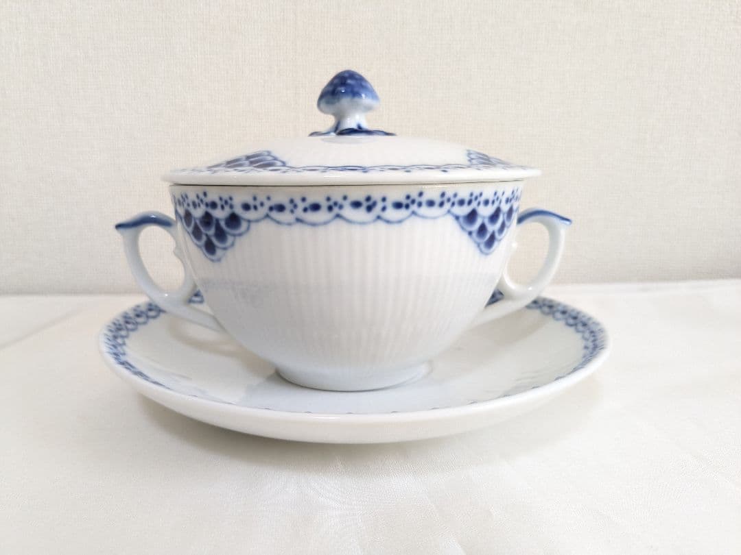 ロイヤルコペンハーゲン プリンセスブルー 蓋付きスープカップ＆ソーサー 2客