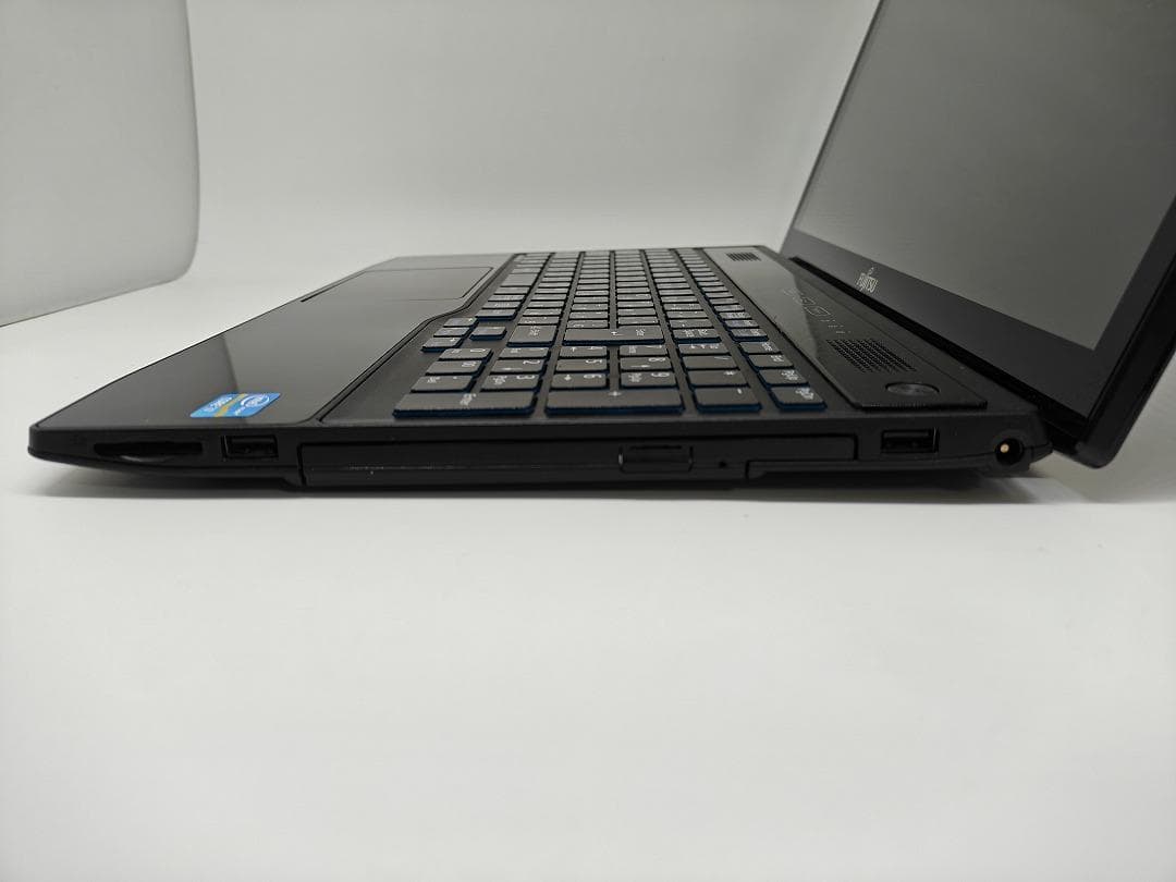 【富士通】爆速 Corei7/SSD256GB ノートパソコン 8GB F6