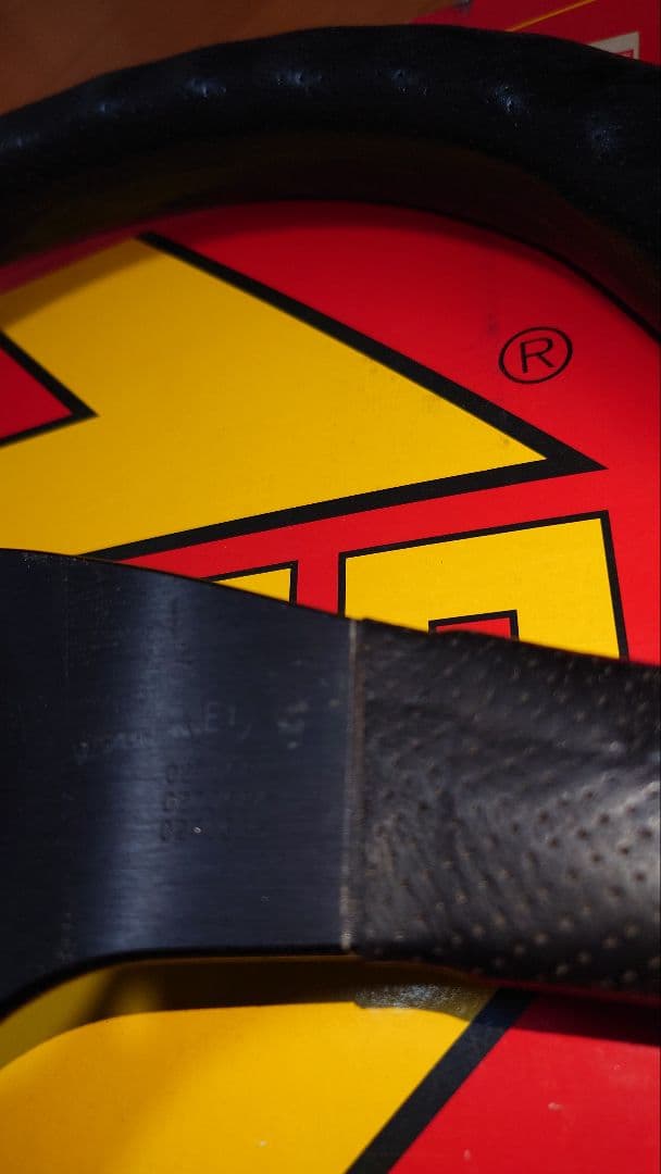 momo　ステアリング　スポーツ　レース350mm （R-11）