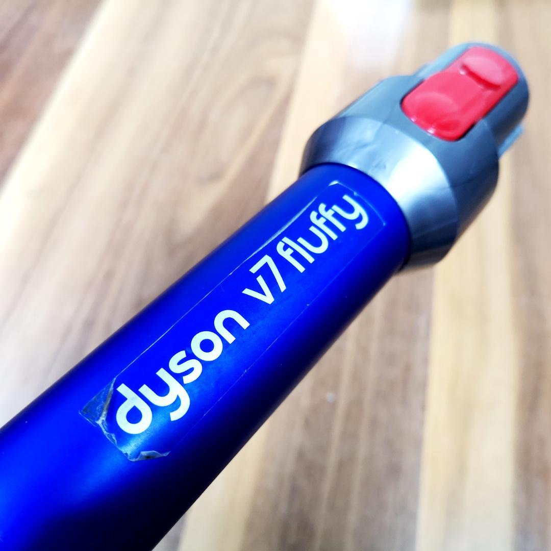 A940♥整備品ですがバッテリーは交換時期　ダイソンコードレス掃除機SV11♥